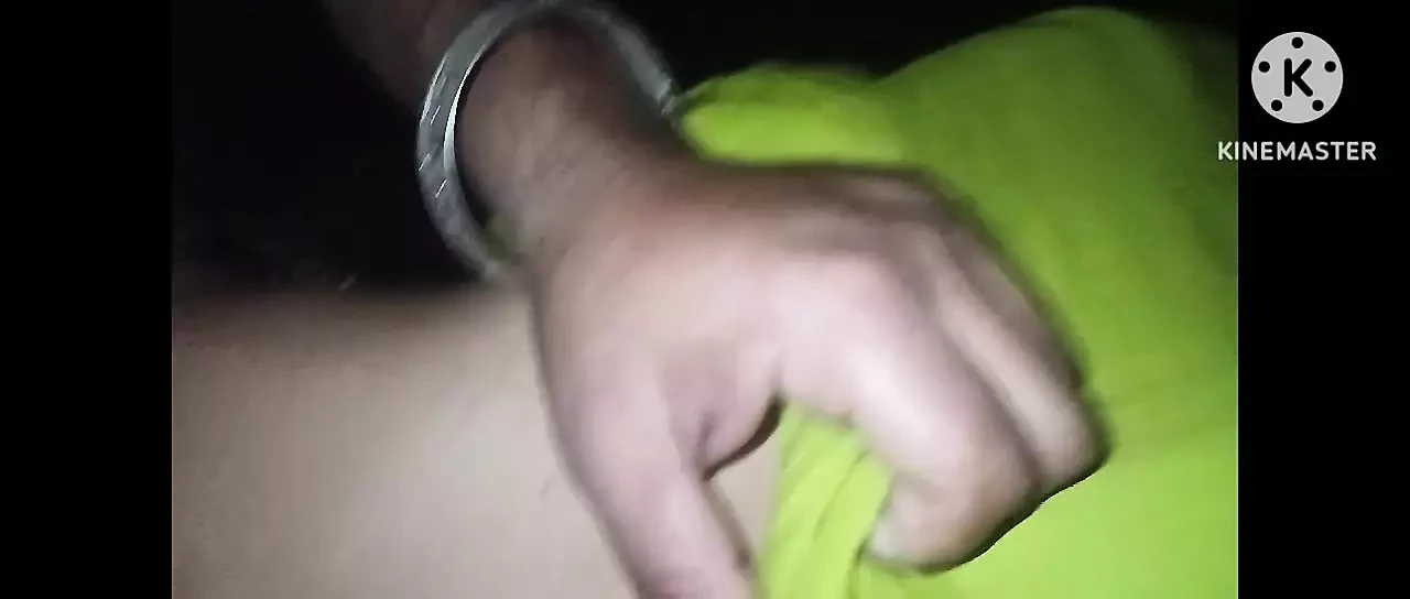 Novopečena devojka ima analni intenzivni seks