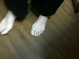 Sexy rijpe voeten met mooie eeltknobbels