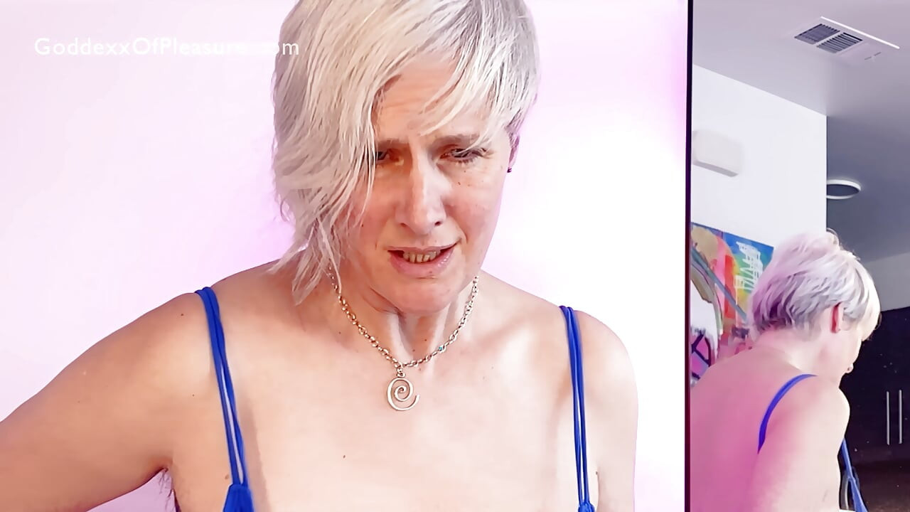 Helping Mommy Pick Out The Best Bra While She Tells Me How To Touch Myself & Cum JOI CEI
