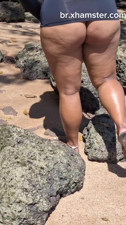 Key moment from "Chubby girl slacking off and walking on the beach"