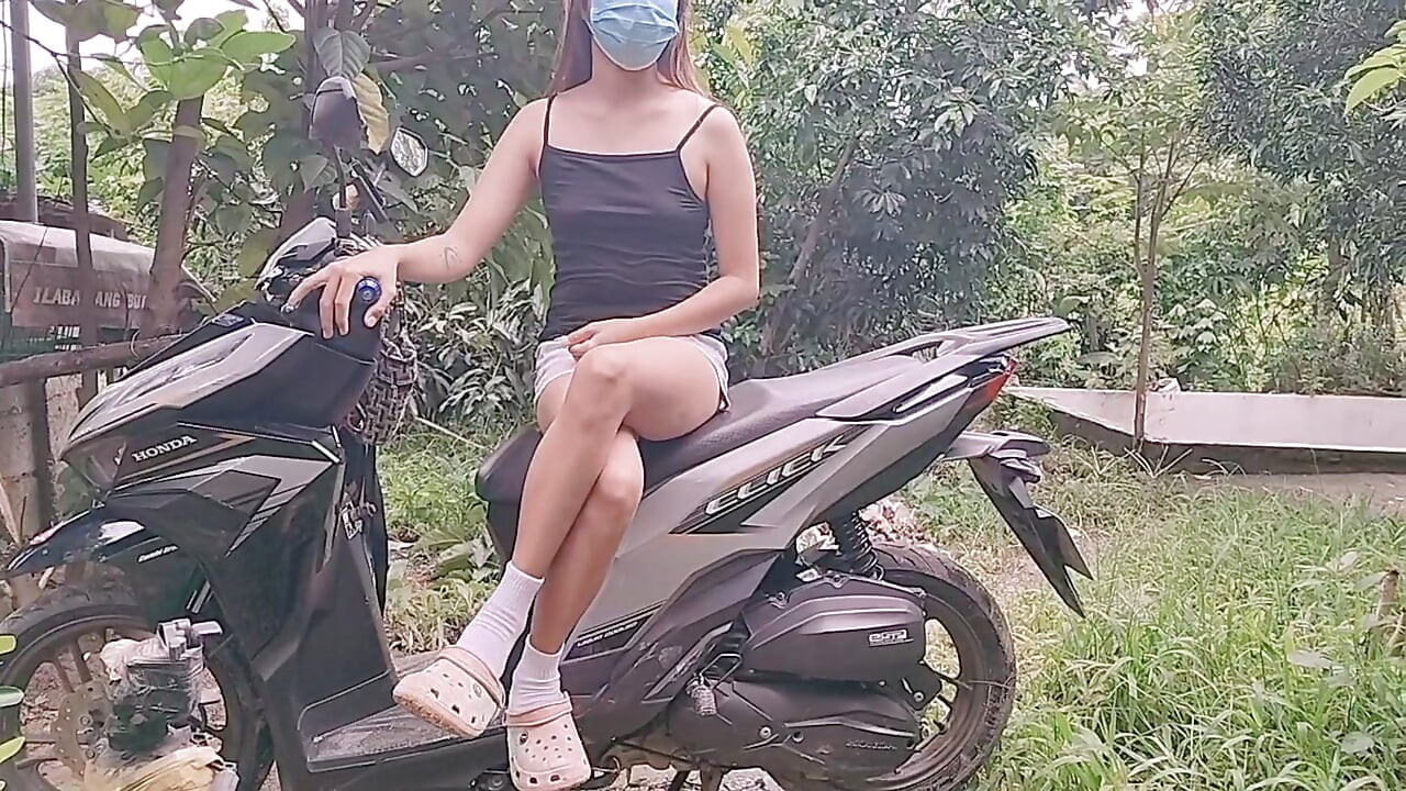 LUCKY TRIKE DRIVER DECIRGINIZED PETITE ASIAN PUSSY