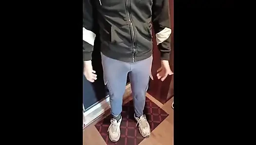 Aldatılan adam kız arkadaşının sert sikilmesini izliyor