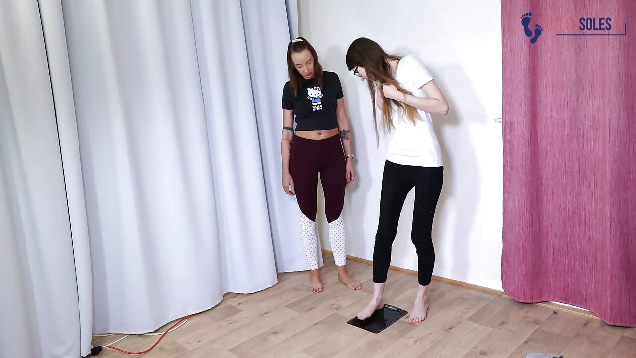 Two Big Feet Long Toes Babes Foot Compare