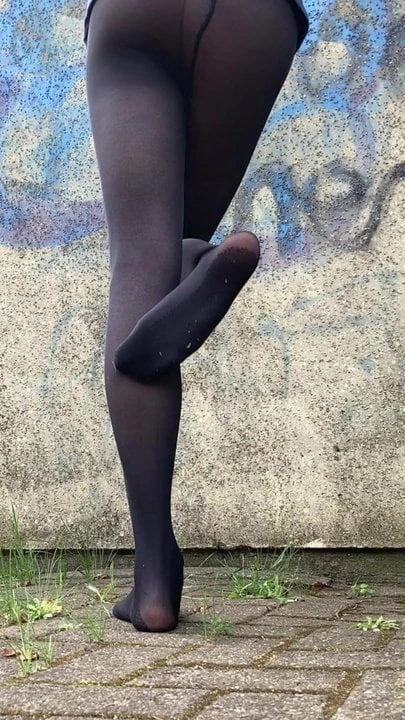 Crossdresser with massive outdoor cum drip on black nylons