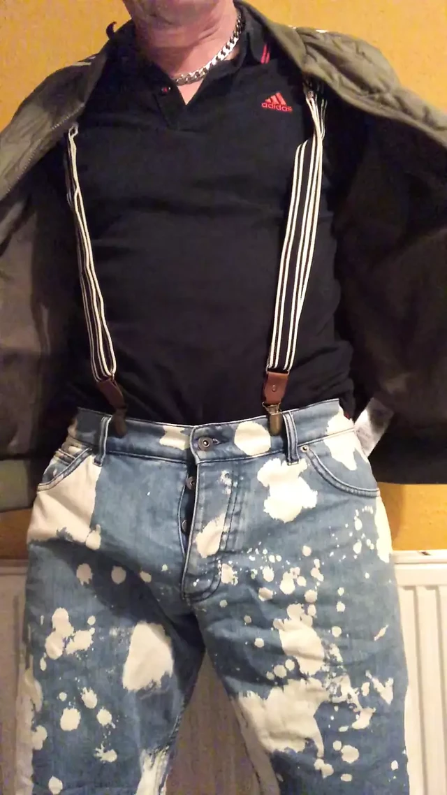Skinhead strips, wanks & eats his own cum
