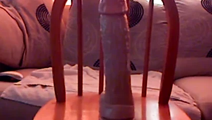 Deepn yapay penis üzerinde sandalye