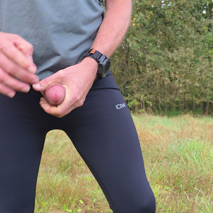 Cumming in public forest when I wear my tights