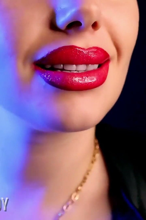 Mira qué tan fácilmente te convertí en mis labios vulnerables zombie