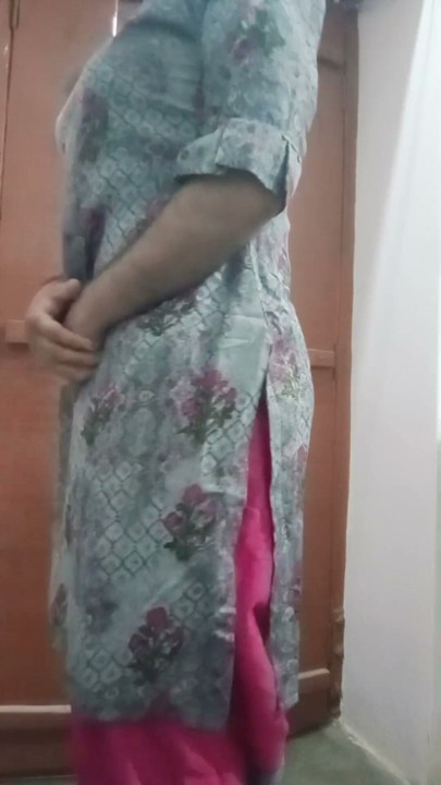 Indian Gay Crossdresser Gaurisissy looking like a housewife in Salwar Kurta xxx | Clip 1