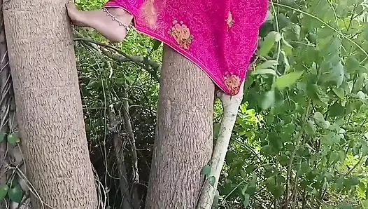Я соблазнил свою сводную сестру в джунглях и трахнул ее.