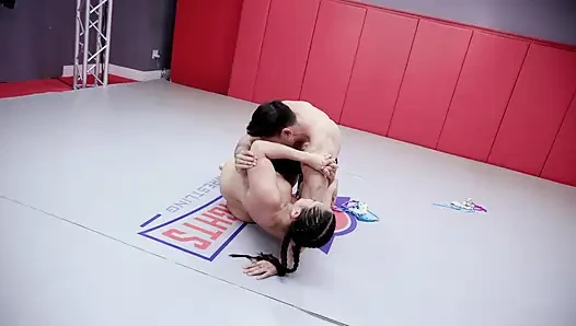 Jazmine cruz gegen Arin Jones