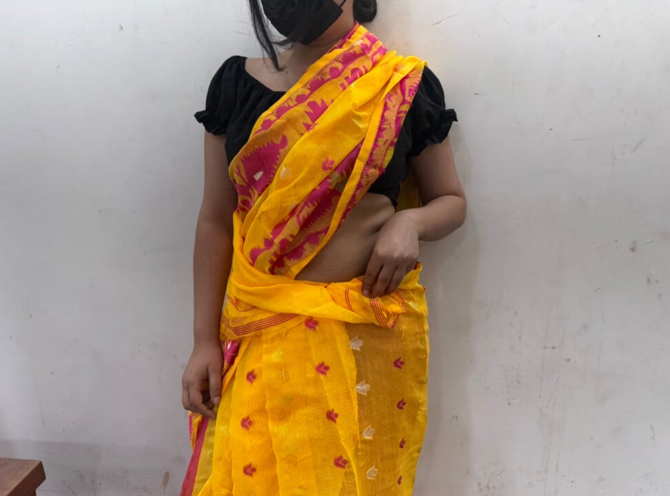 Malkin Ke Bahar Jaate He Nokrani Ne Extra Money Ke Liye Hardcore Sex Kiya