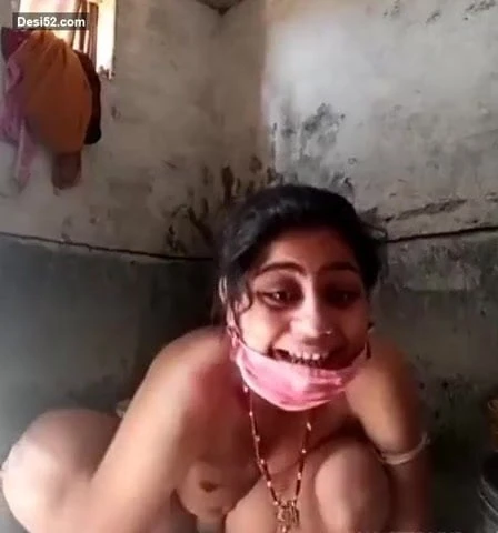 Desi Bhabhi Bathing 2