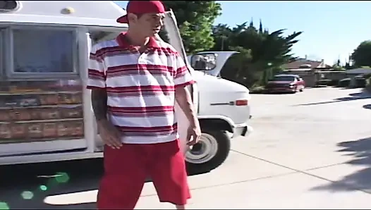 Schöne feuchte muschi von cheerleader wartet weit offen auf großes penis-zeug