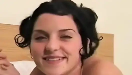 Kitty kay dientot habis-habisan sampai toketnya dicrot sperma hangat