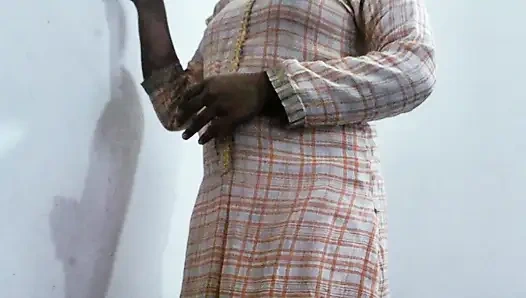 TEIL 1 ich habe mein vollbusiges hausmädchen verführt, um spaß mit ihr zu haben