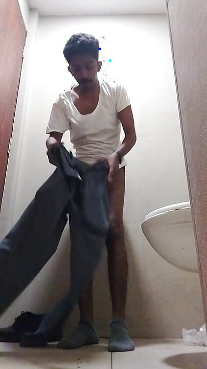 Kamar mandi HeadmasterDumbFag Shithin Workplace