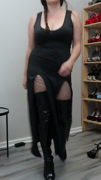 Outfitcombinatie met slangpatroon nylon - Met Lee Lyrical | Clip 3