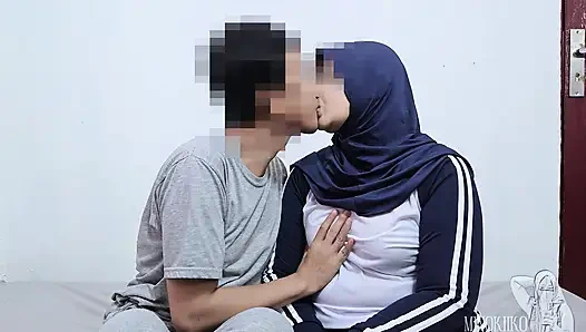 PE учитель лижет волосатую киску школьницы в хиджабе - Minokiiko