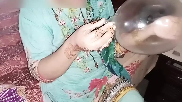 Choti Didi ne condoms ko he balloon Samaj liya or condom ka sath khalnay lagi (LITTIL STEPSISTER AND STEPBROTHER)