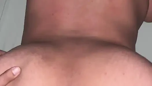 Was für ein köstlicher Hintern meine Freundin hat