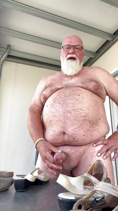 Ralf, o porco gordo e desviante, mostra mais uma vez o que faz de melhor.