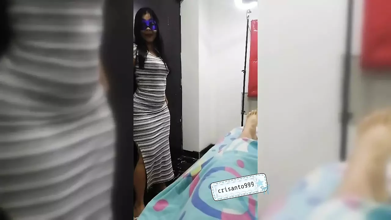 They Invite Me to the Room with the Mature Stepmother.