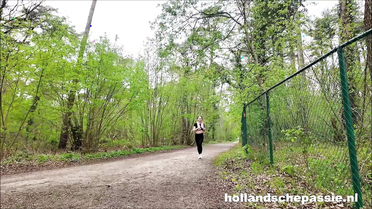 Доллі Флер відтрахана в лісі!
