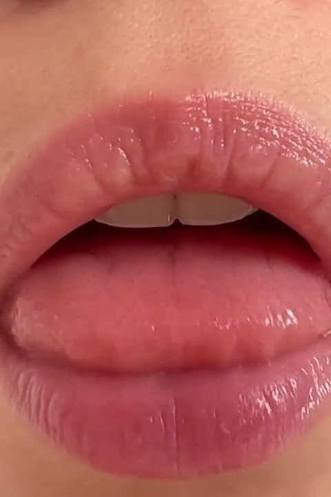 Giantess-executrixx Swallows You Alive