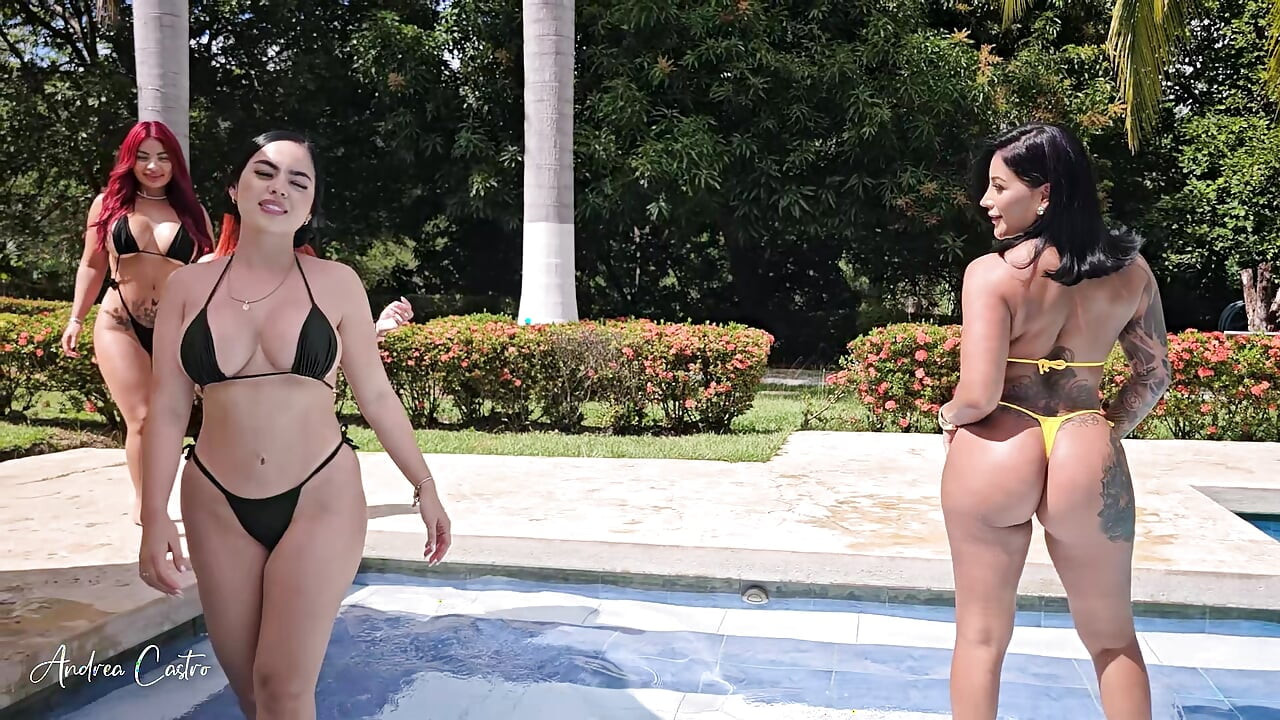 Four Colombian women get out of control in a pool and end up having lesbian sex - Andrea Castro