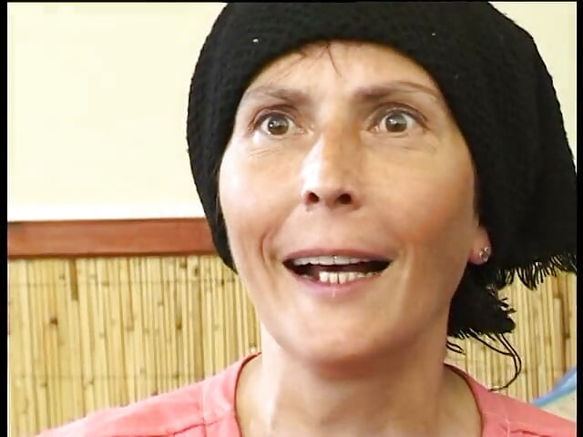 Horny gilf sucks a younger guy's cock and gets fucked