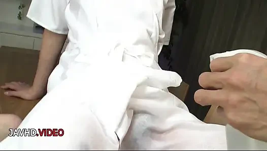 Vahşi Asya tutkusu kotone amamiya jav videosunda oyuncaklarla sert sikişiyor