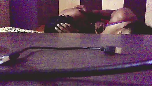 Pasangan desi berhubungan seks di kamar