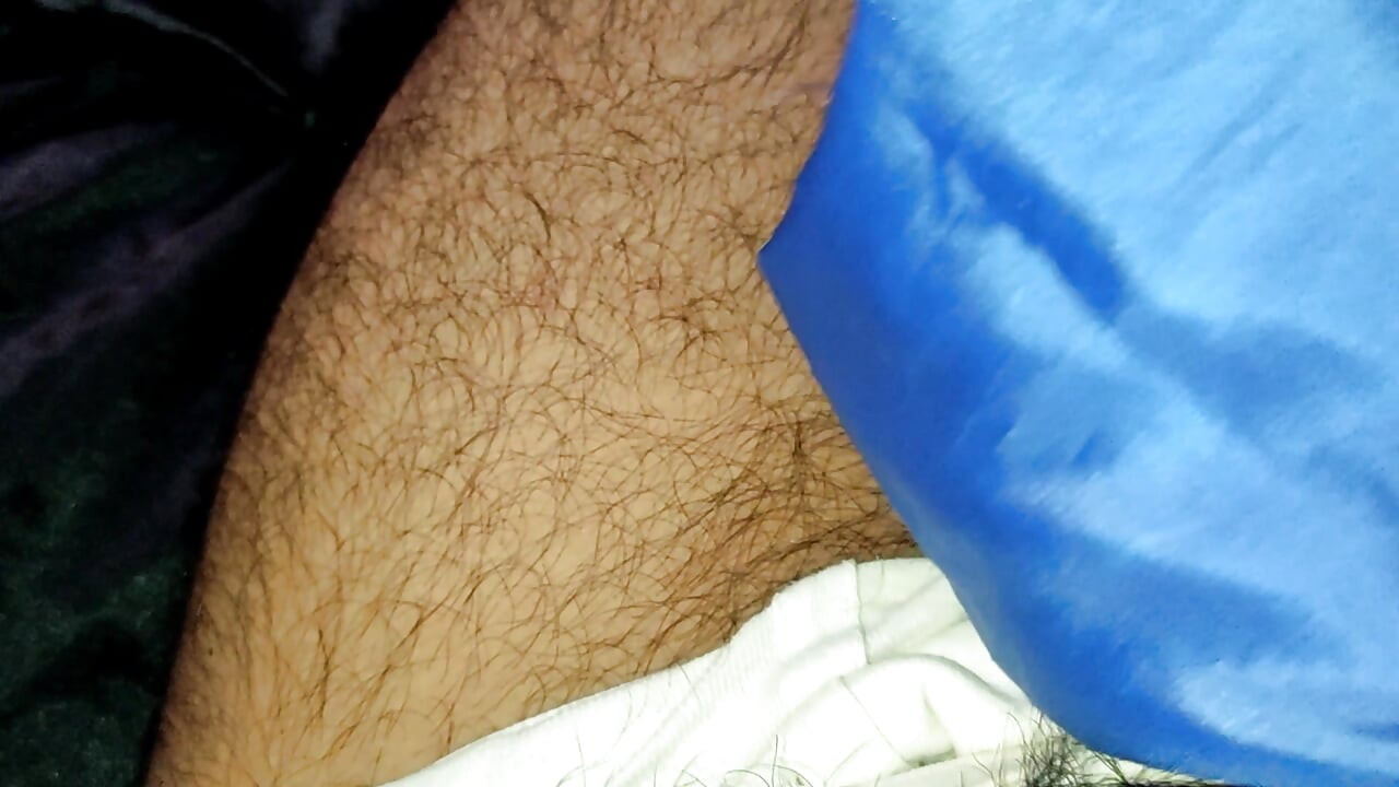 Bokep ngocok kontol pakai kain sutrah satin - ngentot dan ngusap memek salwar (152)
