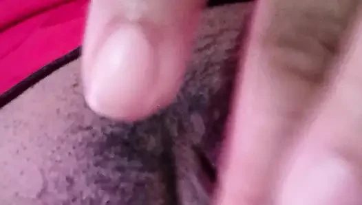 Mädchen masturbiert vor der webcam.