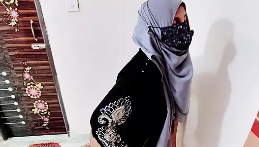 Hijabi stepmom need big dick for face fuck so stepson help her hot xxx