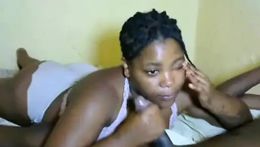 Blowjob tenggorokan dalam amatir, blowjob sempurna sampai mani muncrat di mulutku