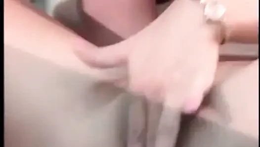 Büyük yarak ve lezbiyen dildo götten çifte sikişiyor üçlü grup seks (tam orijinal film.)