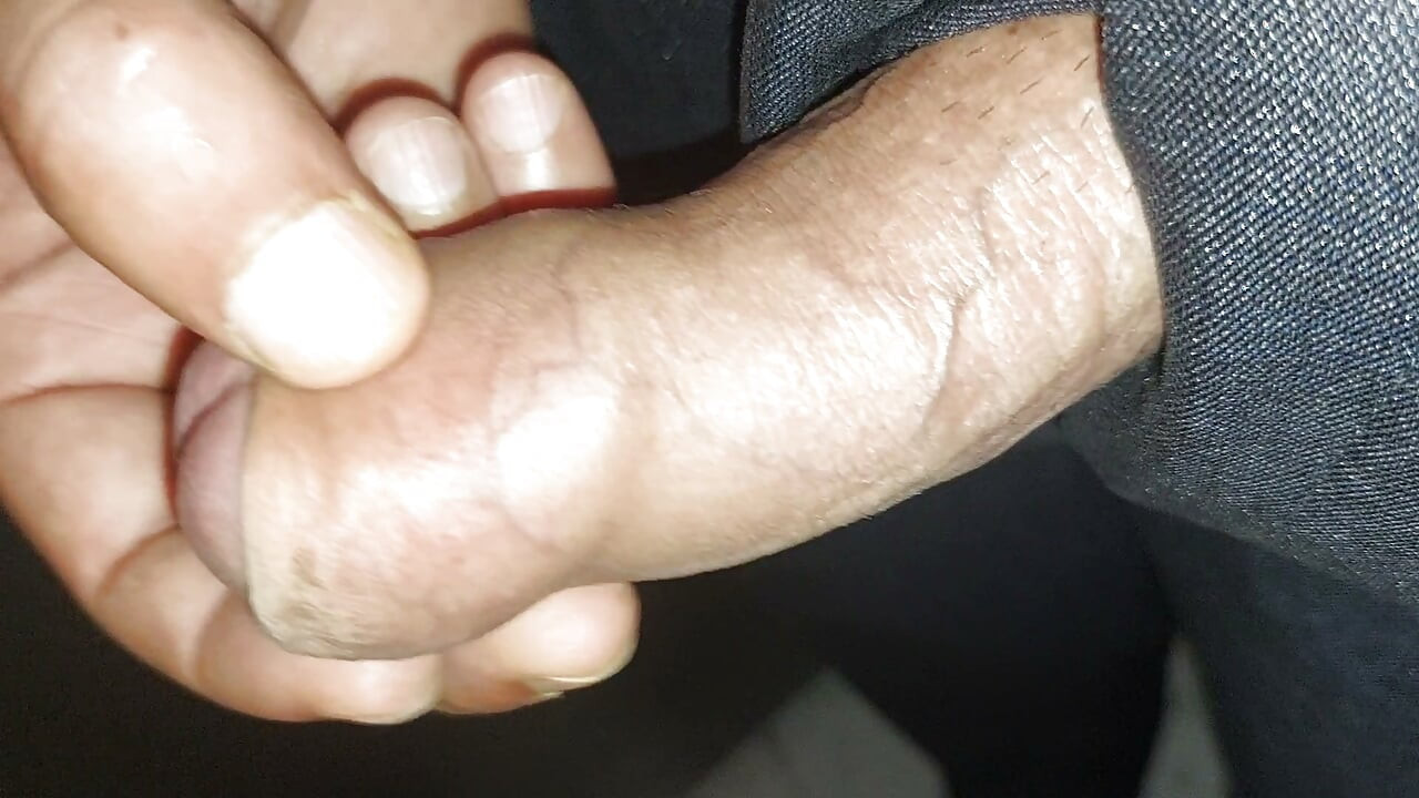 Girlfriend gives me handjob