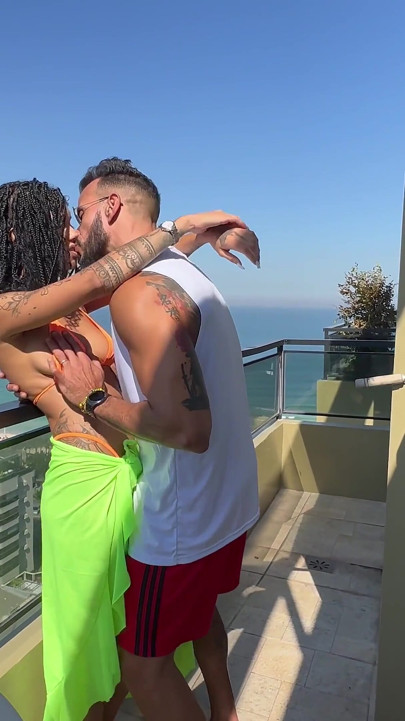 I Called My Friend to Visit My Apartment and Fucked Her Ass