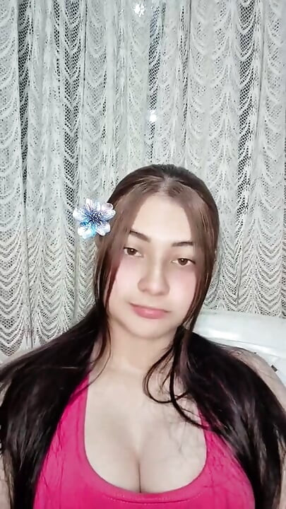 College girl masturbates with a fan