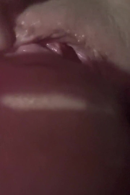 मेरी तंग गोरी चूत के साथ खेलना