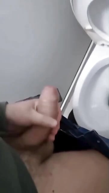Jerking off in the toilet and cumming