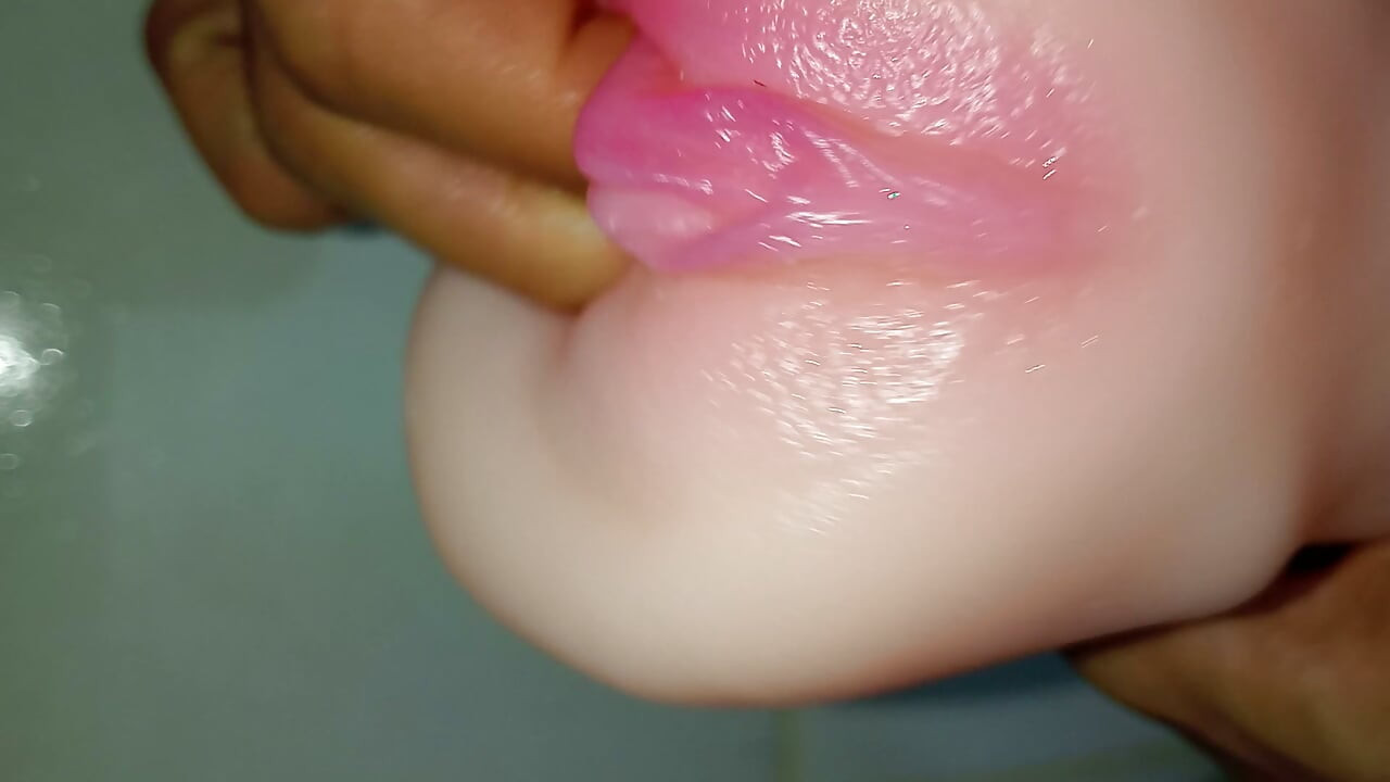 三根手指插入粉嫩小穴，莉莉玩具，我的粉色鸡巴