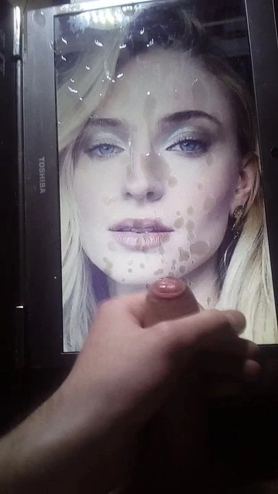 Sophie turner xuất tinh cống hiến