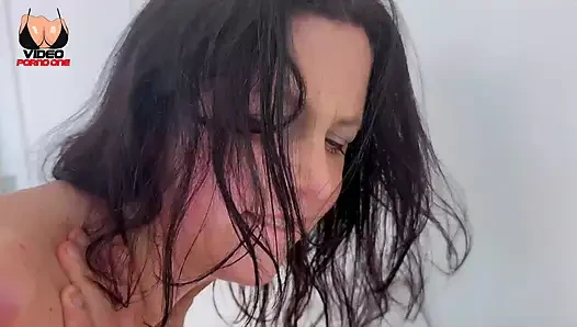 Bu MILF için derin anal ve zincirde çift penetrasyon!