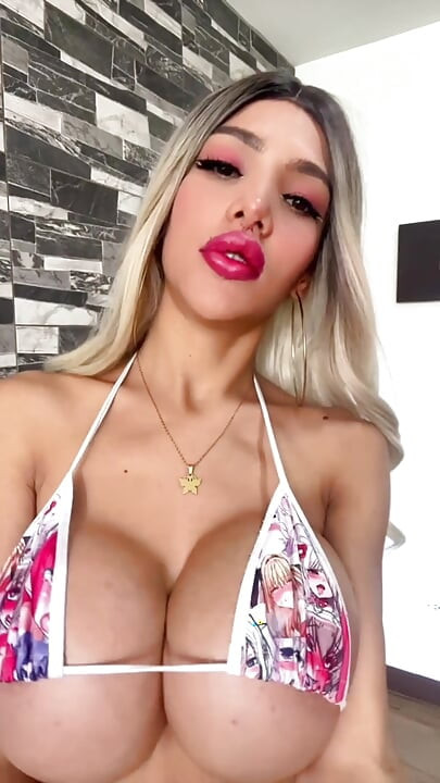 ImBarbieLu în bikini Anime