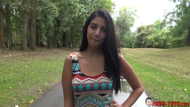 Anna, Young Beurette (18 years old) gets her pussy dilated