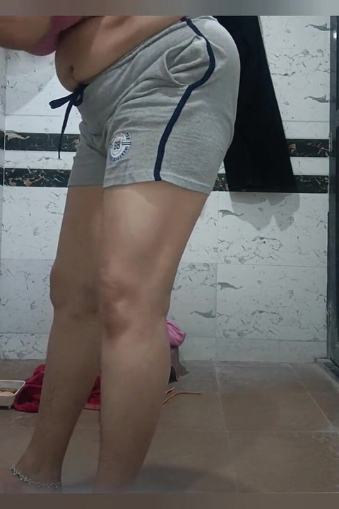 priya bhaabhi baathroom men poore khule sharir vaali hot eksarsaij