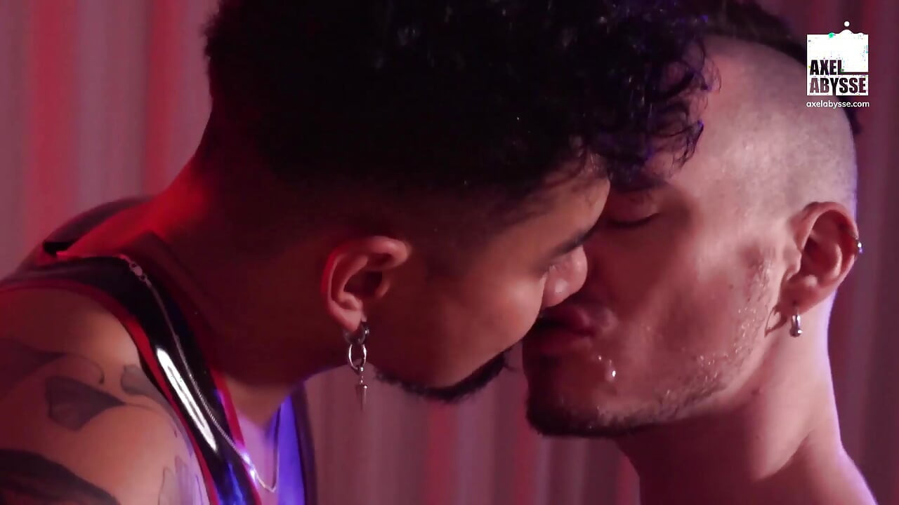 Axel Abysse Mutually Fist Fucks With Submissive Amateur Dee